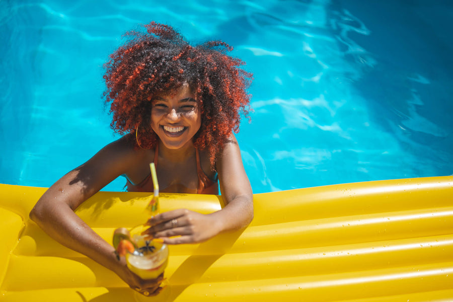 Como cuidar dos cabelos e unhas no verão